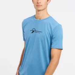 Protest PRTLEGUNDI SURF T-Shirt 10683409 15 Protest PRTLEGUNDI SURF T-Shirt 10683409 -Woehrl Online Shop 7718100 511 model front half 01 web