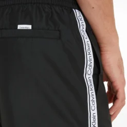 Calvin Klein Medium Badeshorts Mit Tunnelzug Logo Tape 10642238 -Woehrl Online Shop Calvin Klein 009999 BEH KM0KM00741BEH 4