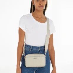 Calvin Klein Camera Bag Umhängetasche Logo 10704959 -Woehrl Online Shop Calvin Klein SU2023 PEA K60K611008PEA 4