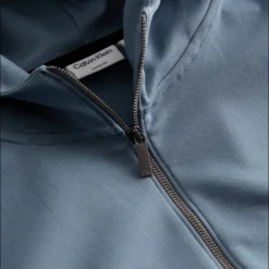 Calvin Klein Hoodie 1/2 Reißverschluss 10675521 -Woehrl Online Shop Calvin Klein WI2023 POC K10K110755POC 4
